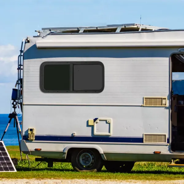 Obdélníkový karavan posuvná okna tónovaná skla s ochranným kroužkem proti hmyzu 100 x 400 mm