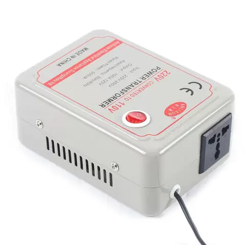 Měnič napětí 220-250 V na 100-120 V