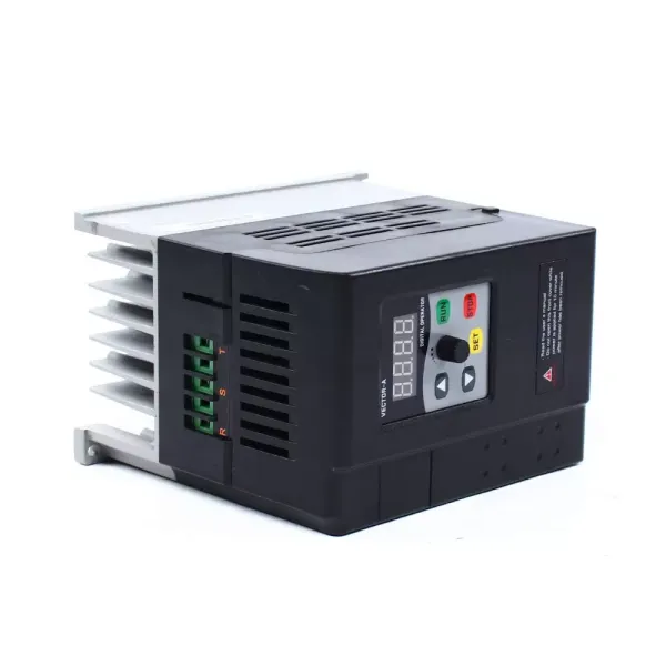 Jednofázový VFD frekvenční invertorový regulátor otáček 220V 2,2KW Kapacita měniče s proměnnou rychlostí nastavitelná pro vřetenový motor Jednofázový VFD frekvenční invertorový regulátor otáček 220V 2,2KW Kapacita měniče s proměnnou rychlostí nastavitelná pro vřetenový motor