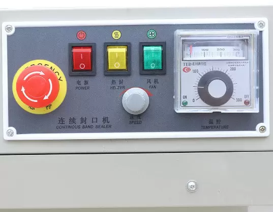 Plastový automatický uzavírací stroj FR-770 Svařovací stroj Elektrický tlak Ruční tepelný uzavírací stroj na potraviny 800W 24m/min
