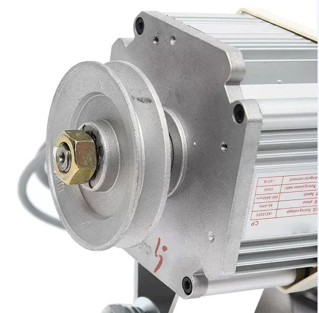 550W bezkomutátorový elektrický motor šicího stroje, energeticky účinný bezocasý motor 4500 ot./min.