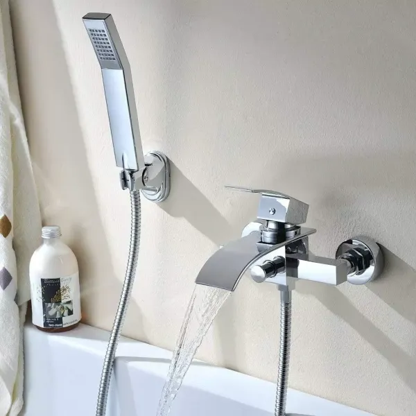 Vanová baterie s ruční sprchou Chromová nástěnná sprchová baterie Vanová baterie Vodopád Koupelnová baterie Jednopáková baterie Sada sprchových baterií
