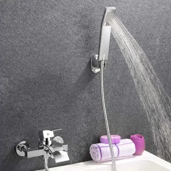 Vanová baterie s ruční sprchou Chromová nástěnná sprchová baterie Vanová baterie Vodopád Koupelnová baterie Jednopáková baterie Sada sprchových baterií