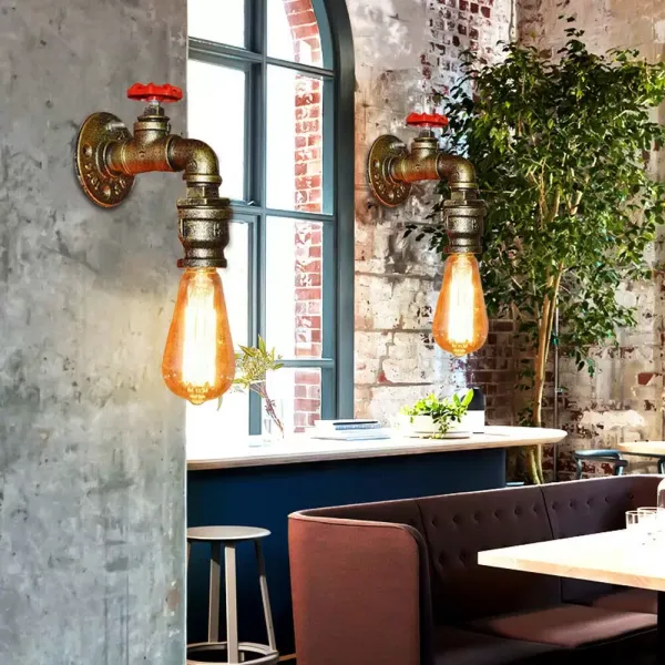 Sada 2 nástěnných retro kovových trubicových lamp pro domácnosti, jako jsou bary, kavárny, uličky. Sada 2 nástěnných retro kovových trubicových lamp pro domácnosti, jako jsou bary, kavárny, uličky.