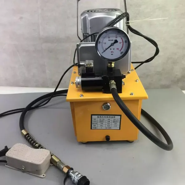 Poháněné hydraulické čerpadlo 700 bar 7 l s pedálovým ventilem 750 W Poháněné hydraulické čerpadlo 700 bar 7 l s pedálovým ventilem 750 W