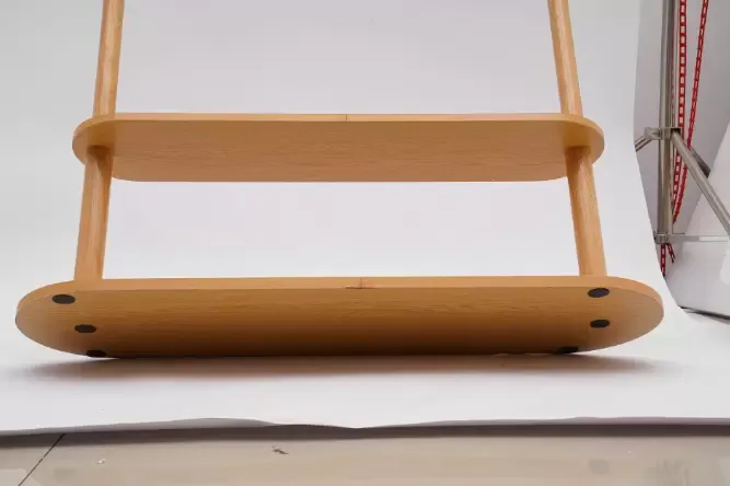 Módní věšáky, závěsné věšáky, věšáky moderního stylu