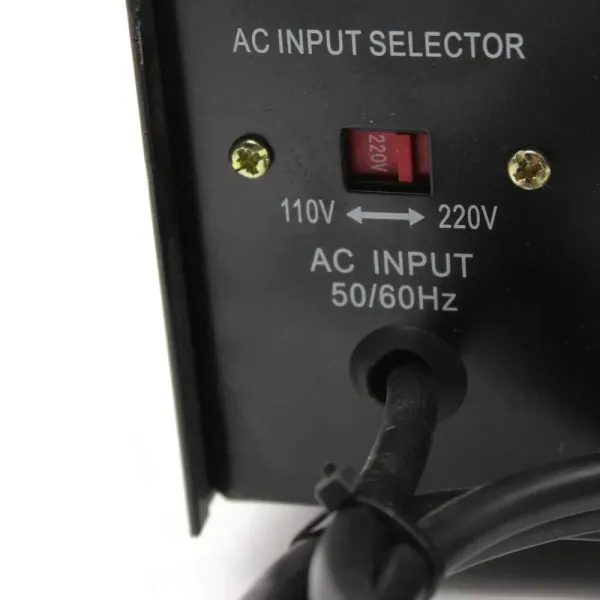 Měnič napětí 110V-220V/220V-110V USA Transformátor na evropskou zásuvku s automatickým krokem nahoru a dolů (1000W)