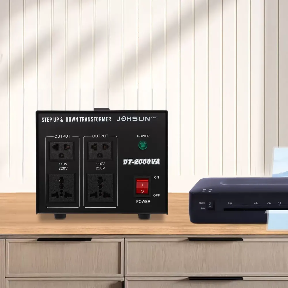 Měnič napětí 110V-220V/220V-110V USA Transformátor na evropskou zástrčku s automatickým krokem nahoru a dolů (1600W)