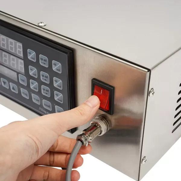 LT130 automatický plnicí stroj s digitálním ovládáním a kapalinou 220V 50W automatický plnicí stroj s digitálním ovládáním používaný v lékařství Chemie Potravinářské nápoje