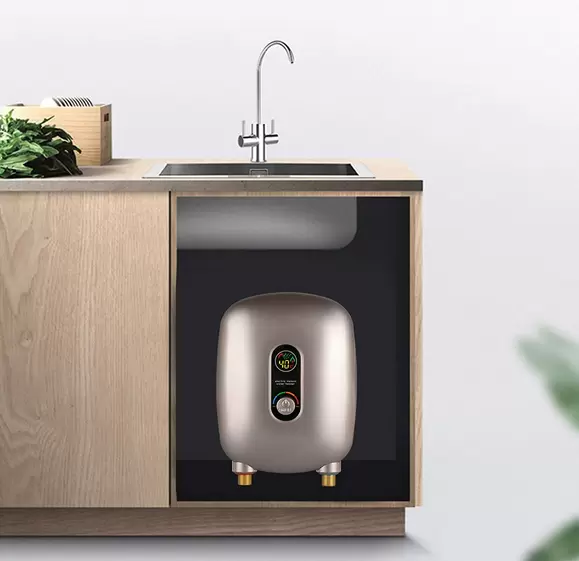 Mini elektrický ohřívač vody, malý průtokový ohřívač vody, průtokový ohřívač vody, s LCD displejem, 6500 W, do koupelny a kuchyně