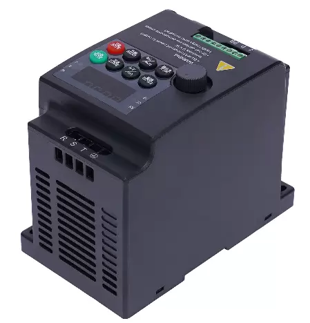 Pohon s proměnnou frekvencí, AC 220V/2,2KW 3HP 10A CNC VFD jednofázový na 3fázový měnič pro řízení rychlosti vřetenového motoru (jednofázový vstup, 3fázový výstup)
